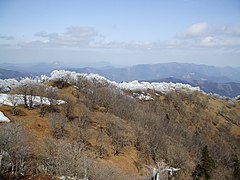 山頂から北北東を望む