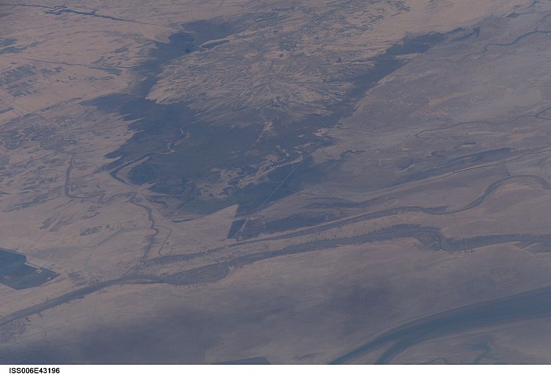 File:ISS006-E-43196 - View of Iran.jpg