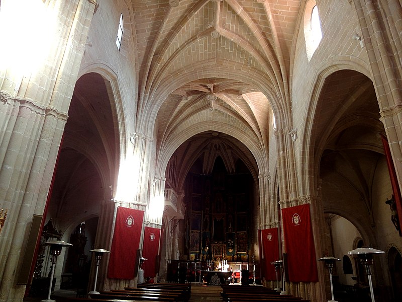 File:Iglesia de la Santísima Trinidad (Alcaraz-Albacete) - Nave Central.jpg
