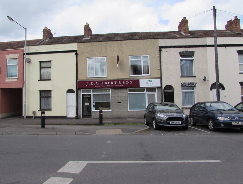 File:J E Gilbert ^ Son, St John Street, Bridgwater - geograph.org.uk - 5342859.jpg