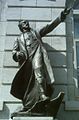 Statuo de Marquette fare de Alfred Laliberté en la Parlamentejo de Kebekio