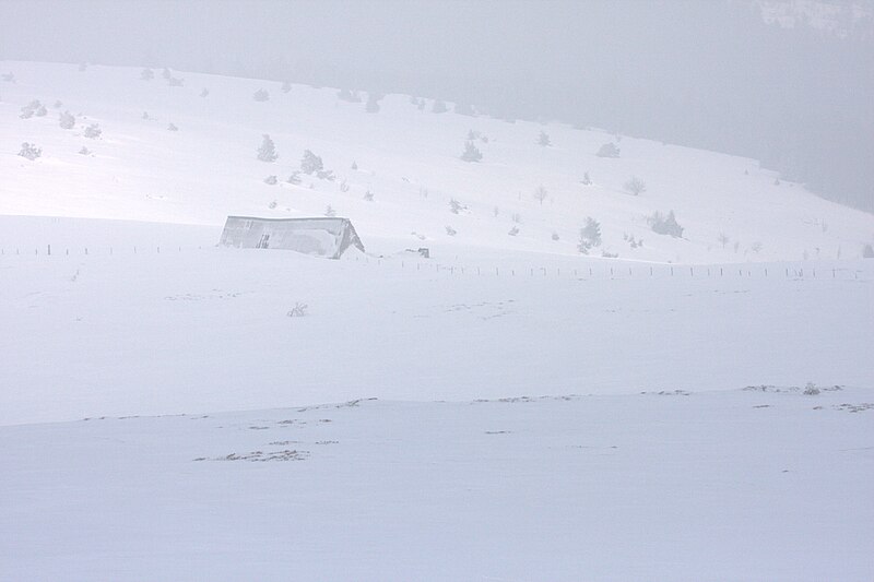 File:Jasserie des Nerses en Hiver.jpg