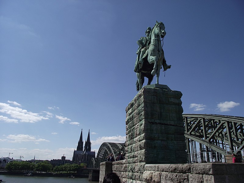 File:Köln - Hohenzollernbrücke (2).jpg