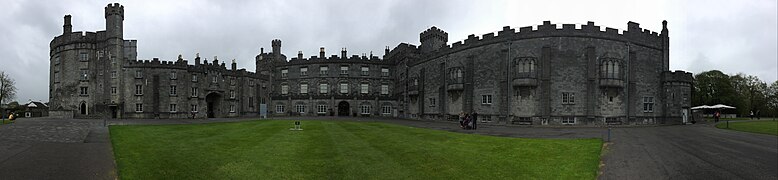 Panoramic view of Kilkenny Castle in 2018