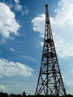 Kompleks zabudowań dawnej radiostacji z lat 1934-1936 drewniany maszt (BUCHMANN).JPG