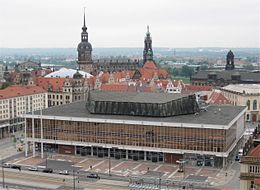 Kulturpalast von der Kreuzkirche Dresden-1.jpg