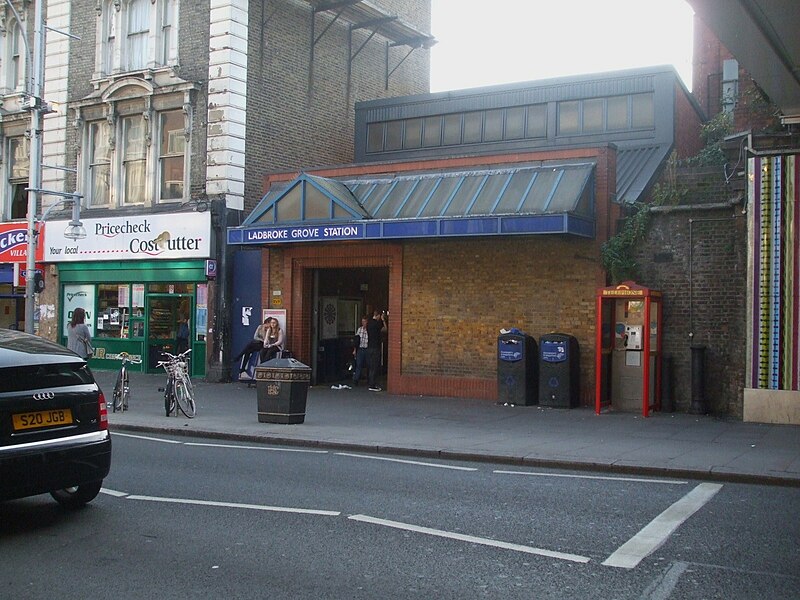 File:Ladbroke Grove stn building.JPG