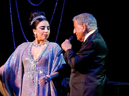 ไฟล์:Lady_Gaga_&_Tony_Bennett_(17358129821).jpg