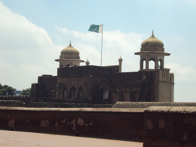 File:Lahore Fort masjid.JPG