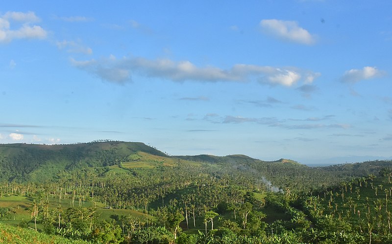 File:Landscape at Antipolo, Baao, Camarines Sur 3.jpg