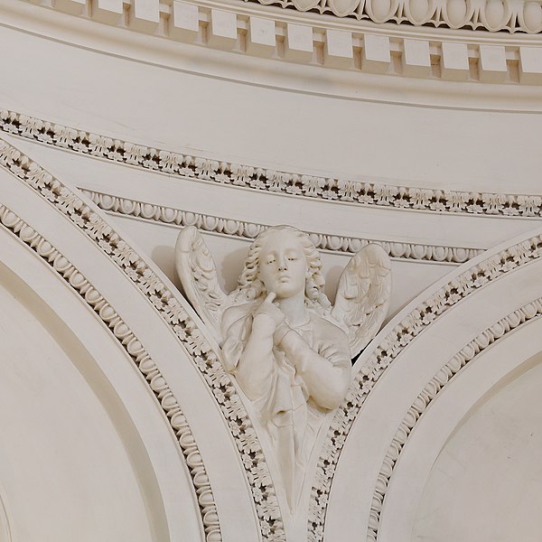 File:Longford St. Mel's Cathedral Apse Angel with hands crossed on the chest II 2019 08 23.jpg