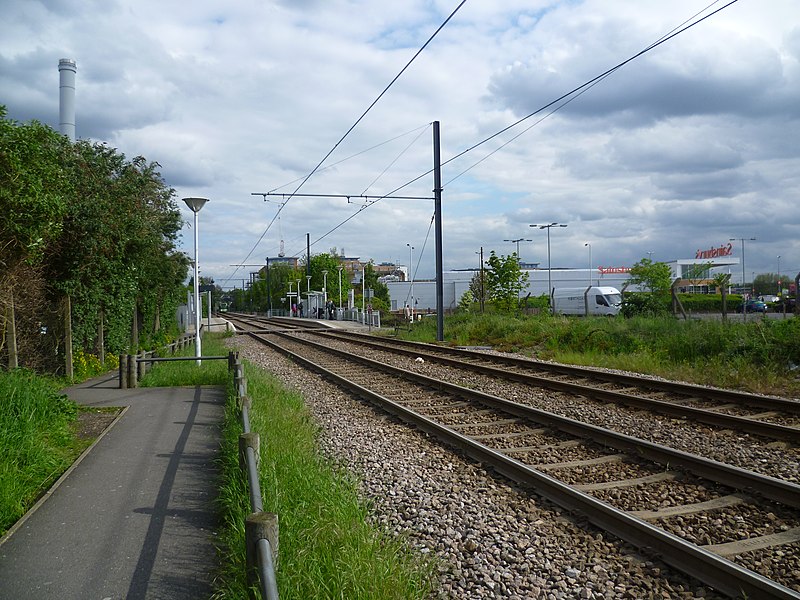 File:Looking towards Waddon Marsh Tramlink Stop (geograph 2959204).jpg