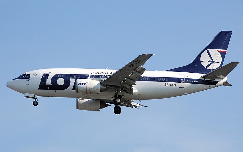 File:Lot.b737-500.sp-lkb.arp.jpg