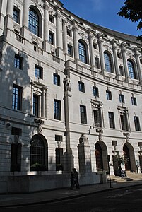 Britannic House, Finsbury Circus, Londres (1921–1925)