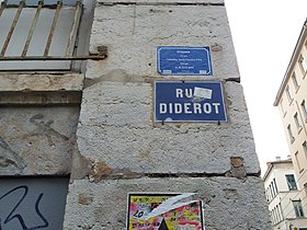 Voir la plaque.