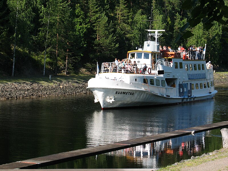 File:MS Suometar in Kalkkinen Canal.jpg