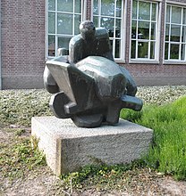 Man met kruiwagen (1975)