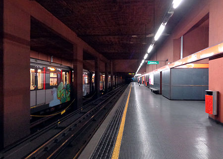 Milano metropolitana Bonola binari