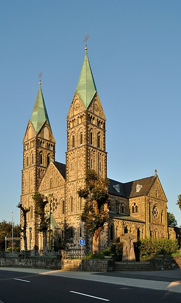 File:Monschau, Kalterherberg, St. Lambertus, 2011-09 CN-01.jpg