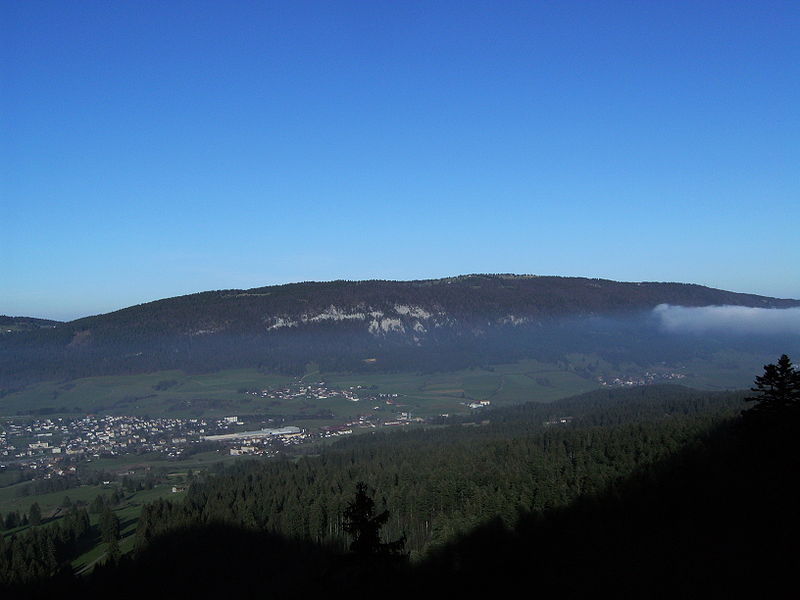 File:Montagne de Moron (BE, CH) 2.jpg