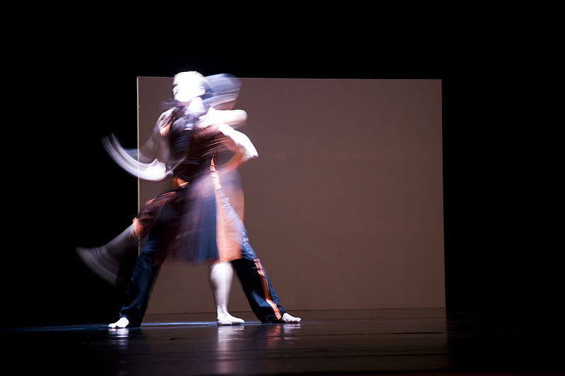 File:Munich - Two dancers captured in blurred movement - 7773.jpg