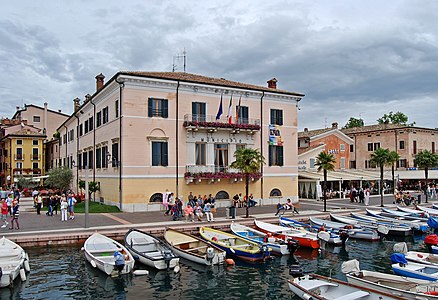 The town hall of Bardolino, Veneto. (featured picture in de.wikipedia)