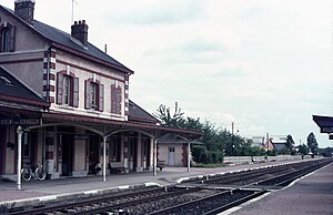 Gare de Nogent-sur-Vernisson 1.jpg