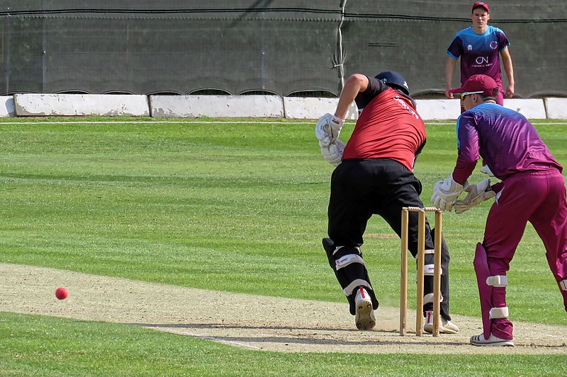 File:North Middlesex CC v Hampstead CC at Crouch End, Haringey, London 35.jpg