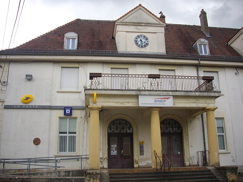 File:Novéant-sur-Moselle - gare (1).JPG