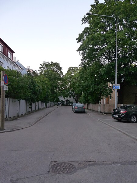 File:Oa street in Tallinn.JPG