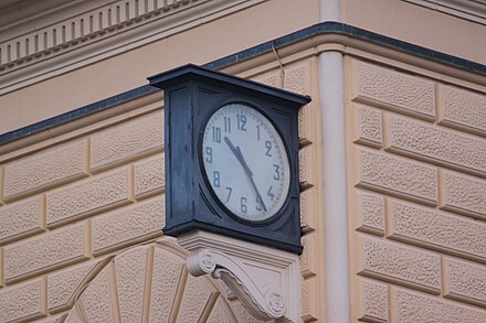 The Bologna station clock, subject of a collective false memory