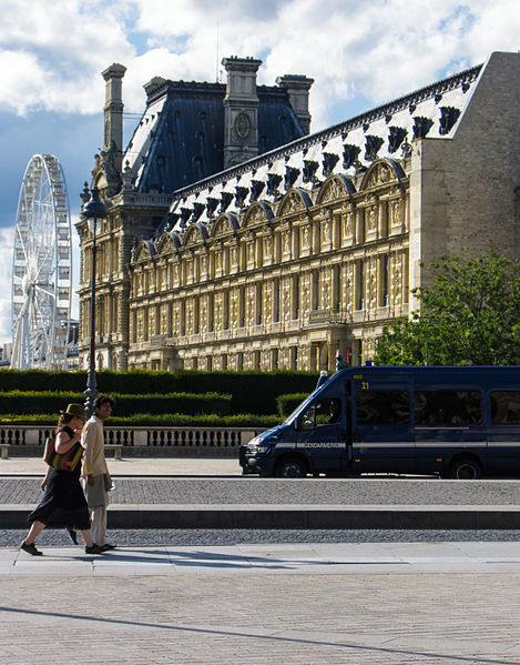 File:Paris 20130809 - Grande roue des Tuileries and Louvre.jpg