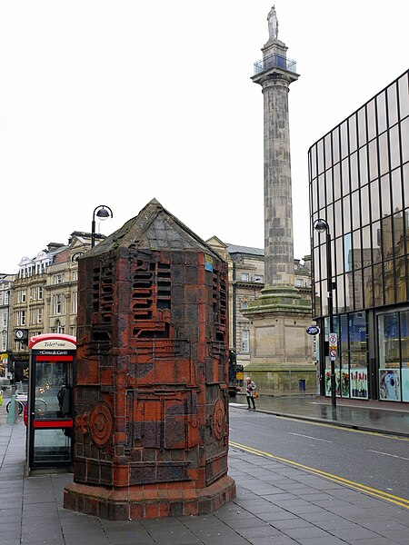 File:Parsons Polygon, Blackett Street (geograph 1697679).jpg