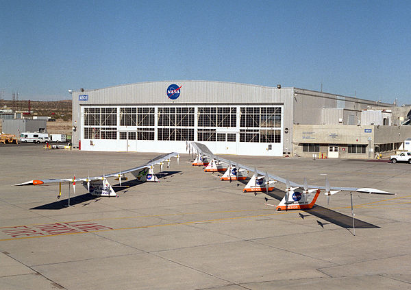 Pathfinder Plus (left) and Helios Prototype (right) on the Dryden ramp