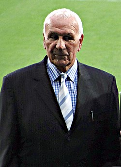 Питер Брэбрук 5 мая 2010 года на матче в честь Тони Карра