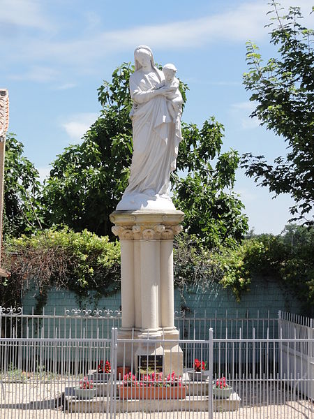 File:Plassac (Charente-Maritime) Vierge à l'Enfant.JPG