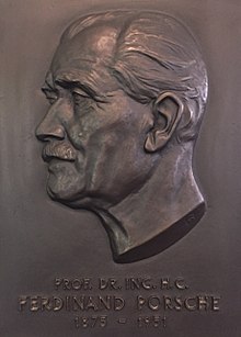 Plastik Prof. Dr. Ing. H. C. Ferdinand Porsche