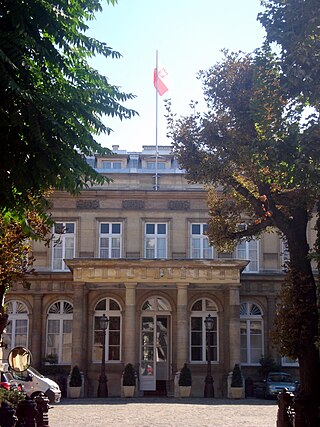 <span class="mw-page-title-main">Szkoła Narodowa Polska w Paryżu</span> Polish international school at the Polish embassy in France