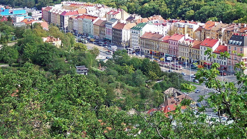 File:Praha, Smíchov, Skalka, pohled na Buďánku.JPG