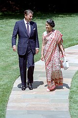 גנדי נפגשת עם נשיא ארצות הברית, רונלד רייגן בחדר הסגלגל, 1982