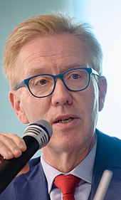 Wolf-Dieter Lukas: Deutscher Physiker, Staatssekretär