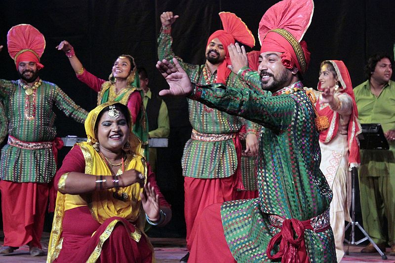 File:Punjabi Folk dance Gaidda Boliya and Bhangara 09.jpg