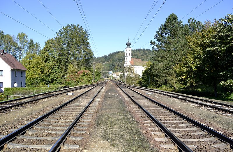 File:Rail tracks in Wernstein am Inn.JPG