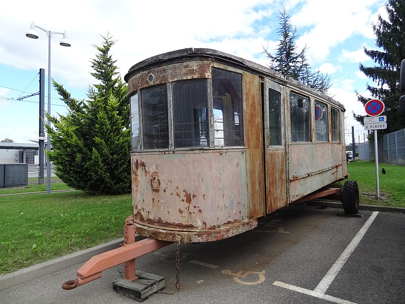 File:Remorque ancien Tram Mulhouse (De Dietrich).JPG