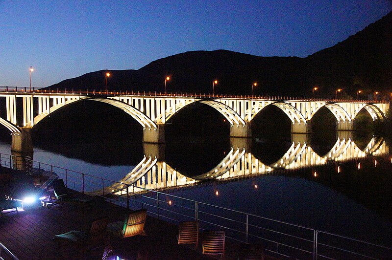 File:Rio Douro em Portugal DSC01287 (15717519502).jpg