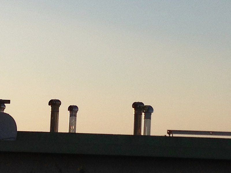 File:Roof vents at Badde Urbara.jpg