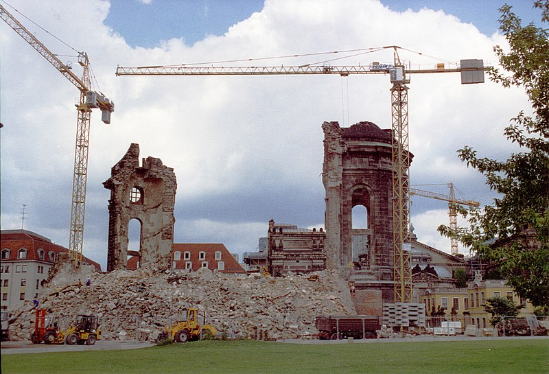 File:Ruin Frauenkirche Dresden.jpg