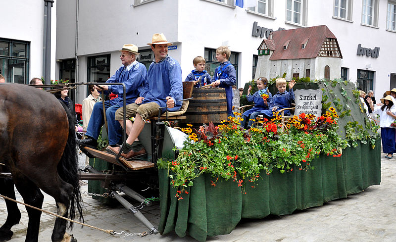 File:Rutenfest 2011 Festzug Torkel zur hl Dreifaltigkeit.jpg