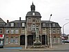 Ancien hôtel de ville et halle (parties extérieures), Grand-Place, n°s27-28