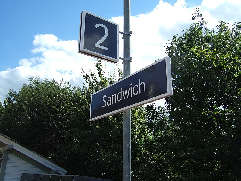 File:Sandwich railway station sign in 2008.jpg